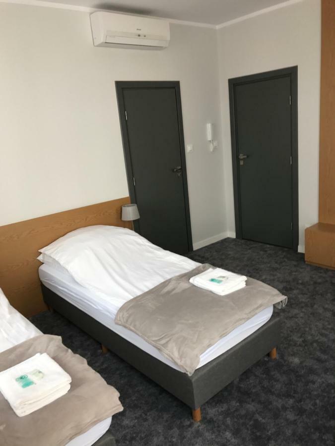 7 Rooms Mtp Познань Экстерьер фото
