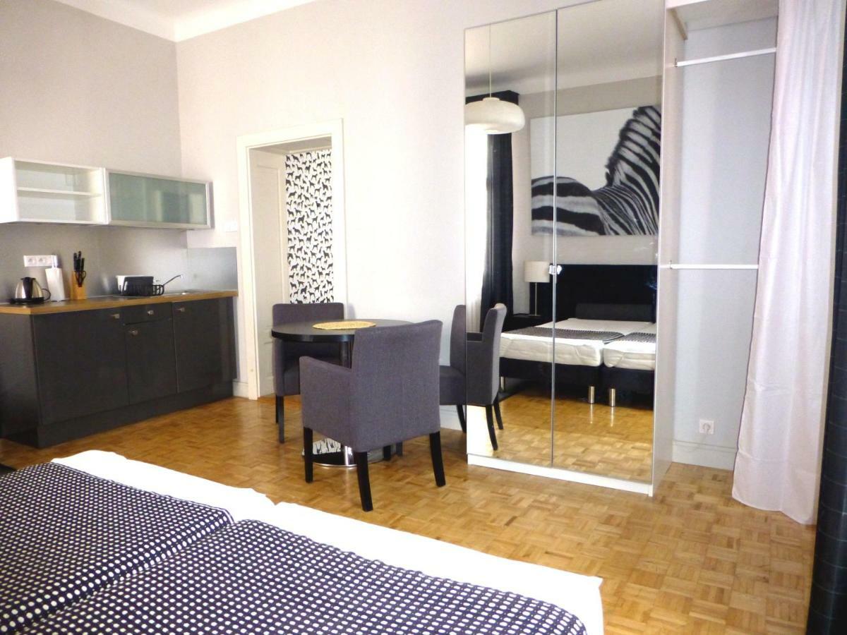 7 Rooms Mtp Познань Экстерьер фото