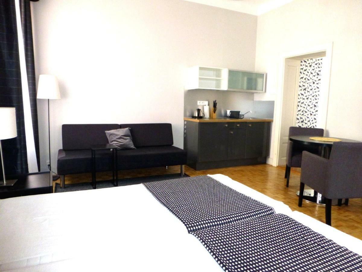 7 Rooms Mtp Познань Экстерьер фото
