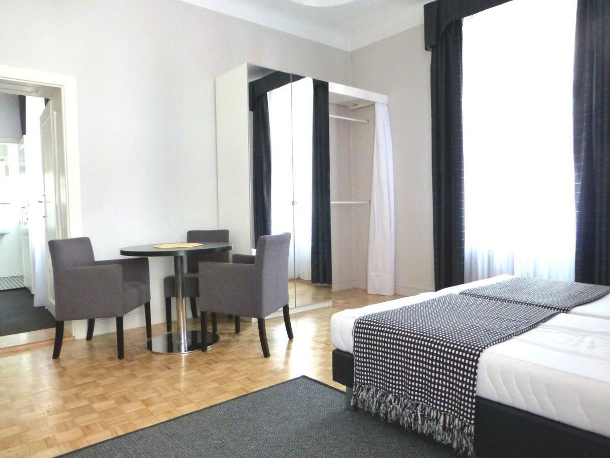 7 Rooms Mtp Познань Экстерьер фото